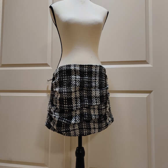 Spring / Fall Mini Skirt - Picture 3 of 13